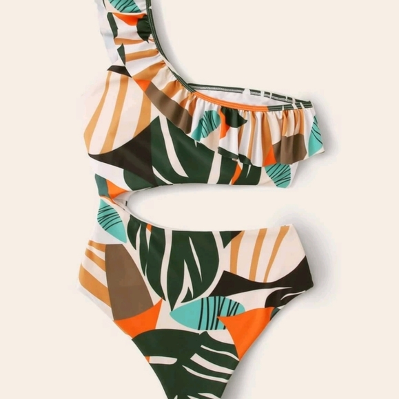 Shein swimsuit - Picture 2 of 3